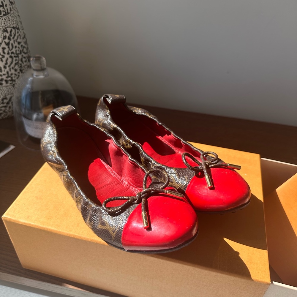 FLIRTY FLAT BALLERINA